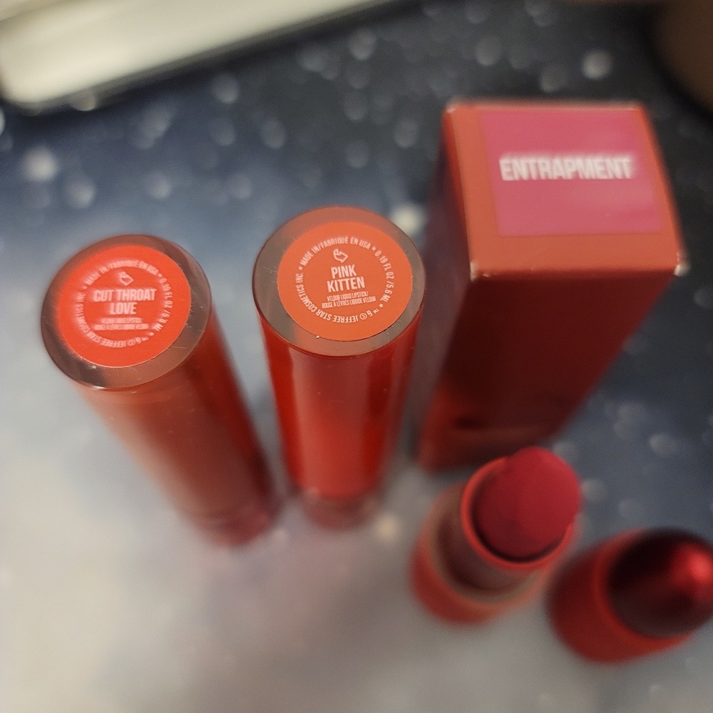Jeffrey Star red bundle for lips